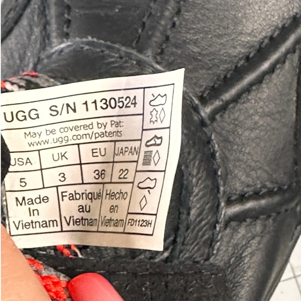 UGG Lug‎ Waterproof Leather Suede Shearling Cuff Lace Up Winter Boots